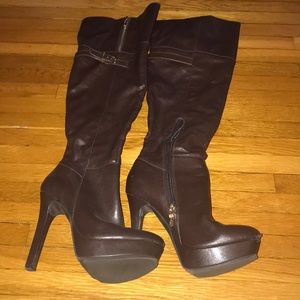 BCBG boots